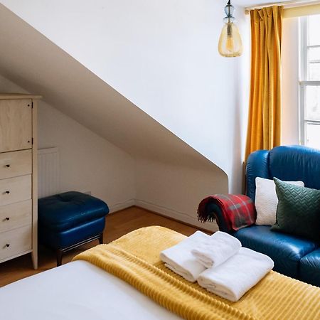 Charming 3 Bedroom Apartment In The Heart Of Vibrant Old Town EDI Exterior foto