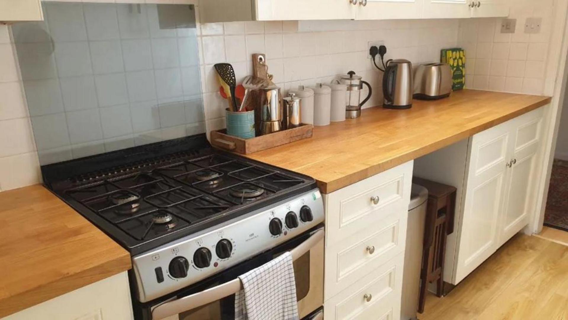 Charming 3 Bedroom Apartment In The Heart Of Vibrant Old Town EDI Exterior foto